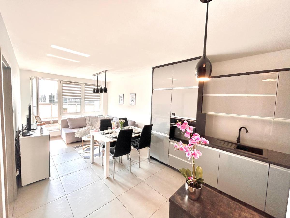 Downtown Apartments Family&Friends Rzeszow Ngoại thất bức ảnh